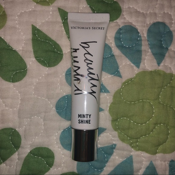 3/15 Victoria’s Secret beauty rush - Picture 1 of 3